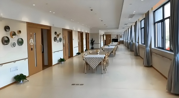 专访导演饶晓志：对《万里归途》满意和骄傲